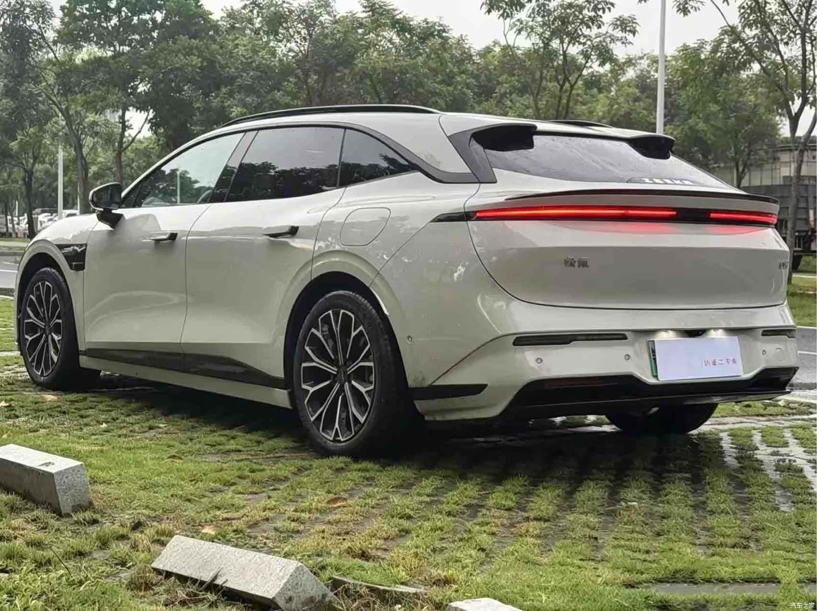 Zeekr 007, 2025 8