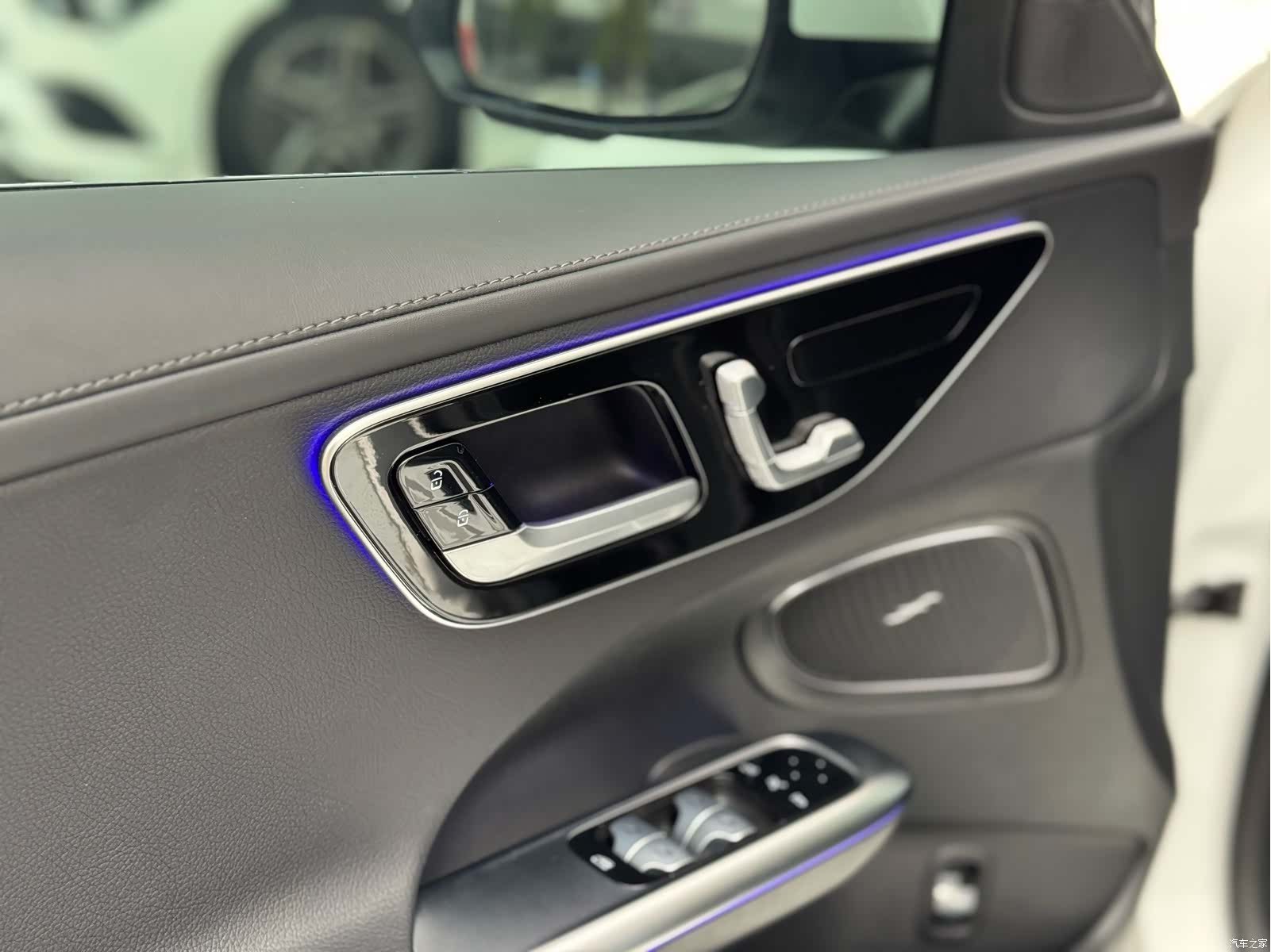 Mercedes-Benz C-Class, 2024 18