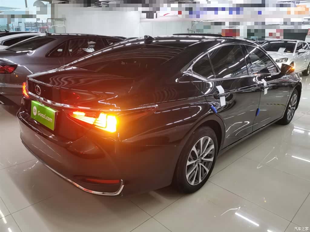 Lexus ES, 2023 все фото