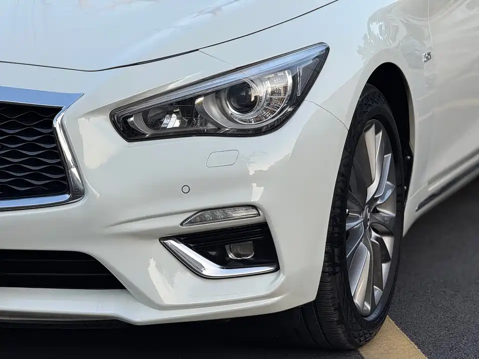 Infiniti Q50L