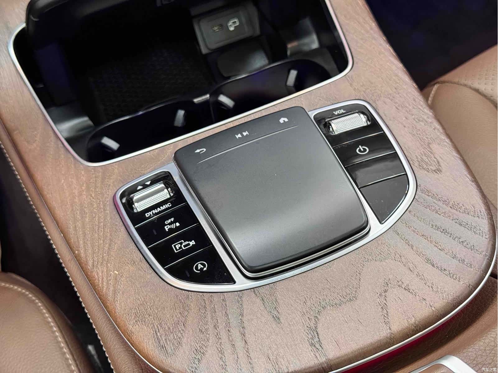 Mercedes-Benz E-Class, 2022 11