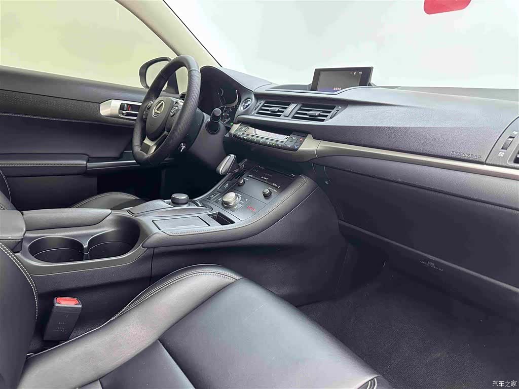 Lexus CT, 2017 16
