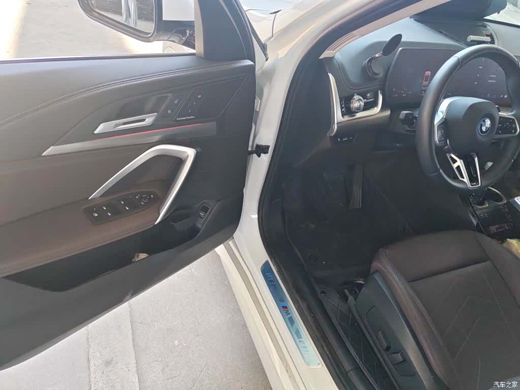 BMW iX1, 2024 14