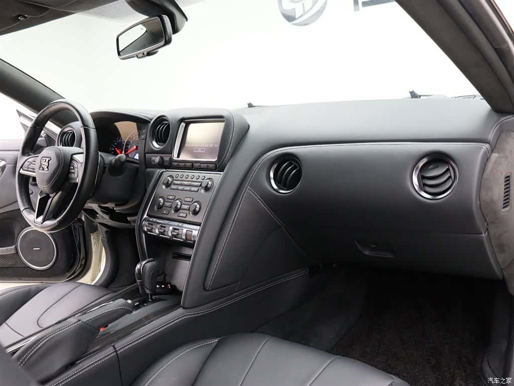 Nissan GT-R, 2017 12