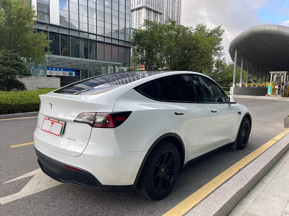 Tesla Model Y Tesla Model Y