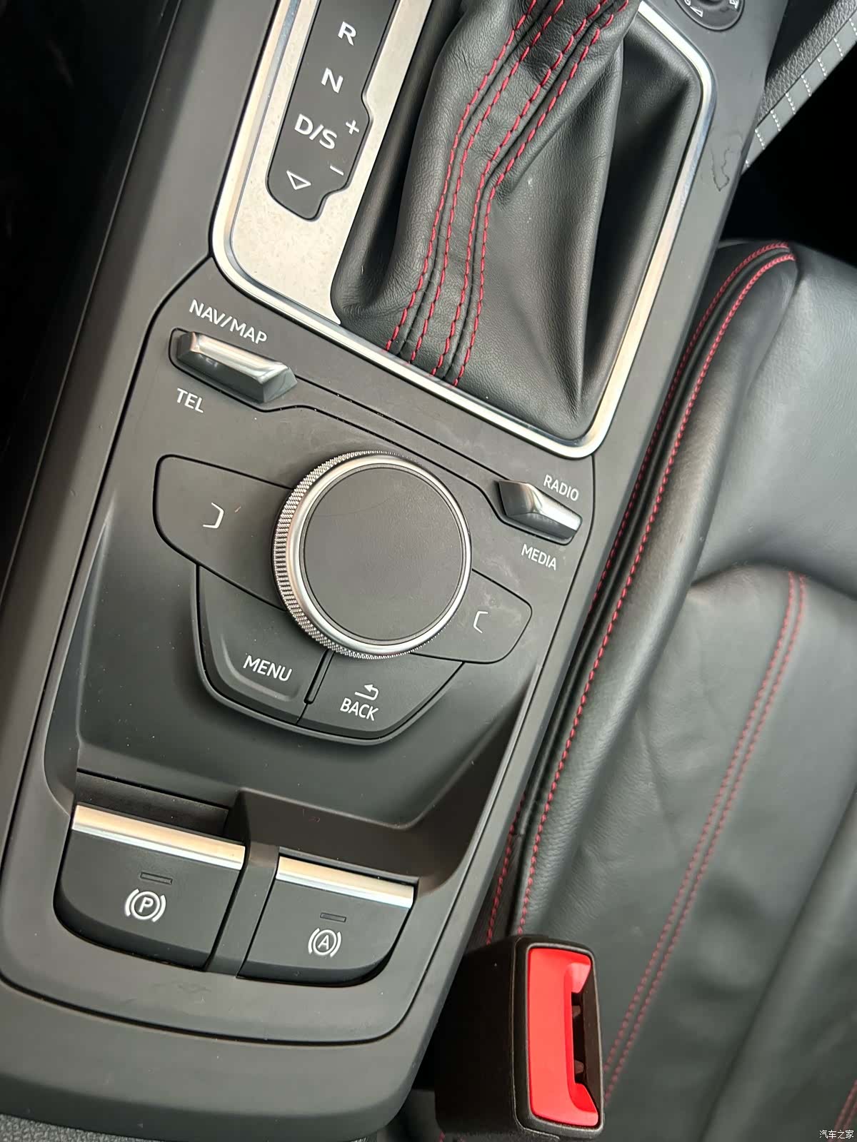 Audi Q2L, 2023 32