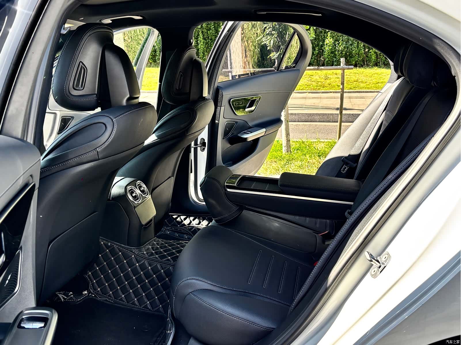 Mercedes-Benz C-Class, 2024 9