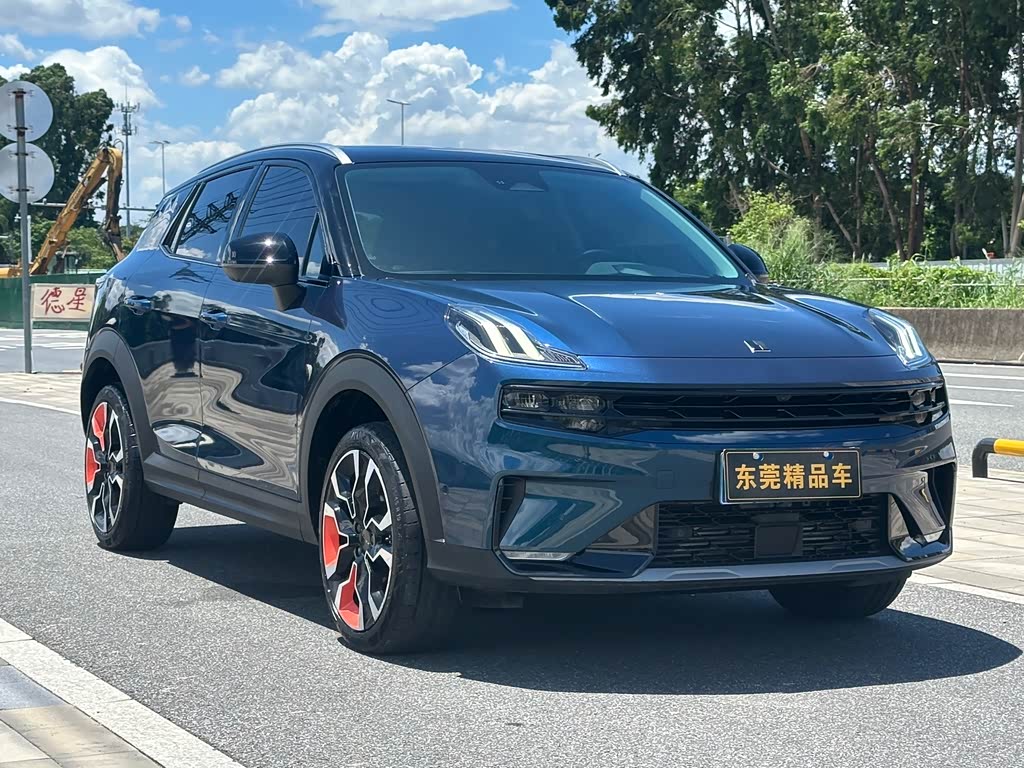 Lynk & Co 06