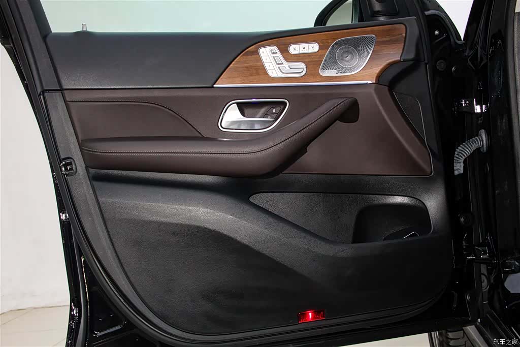 Mercedes-Benz GLS, 2024 17