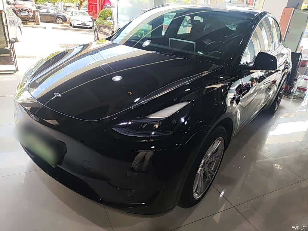 Tesla Model Y, 2023 1