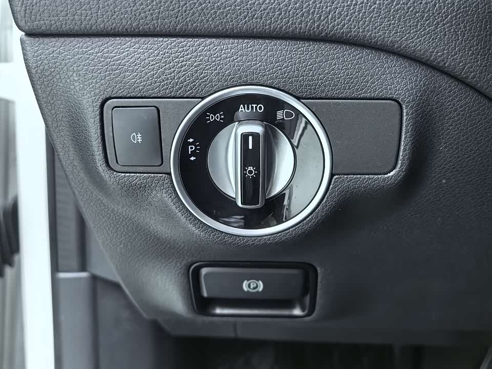 Mercedes-Benz GLA Mercedes-Benz GLA