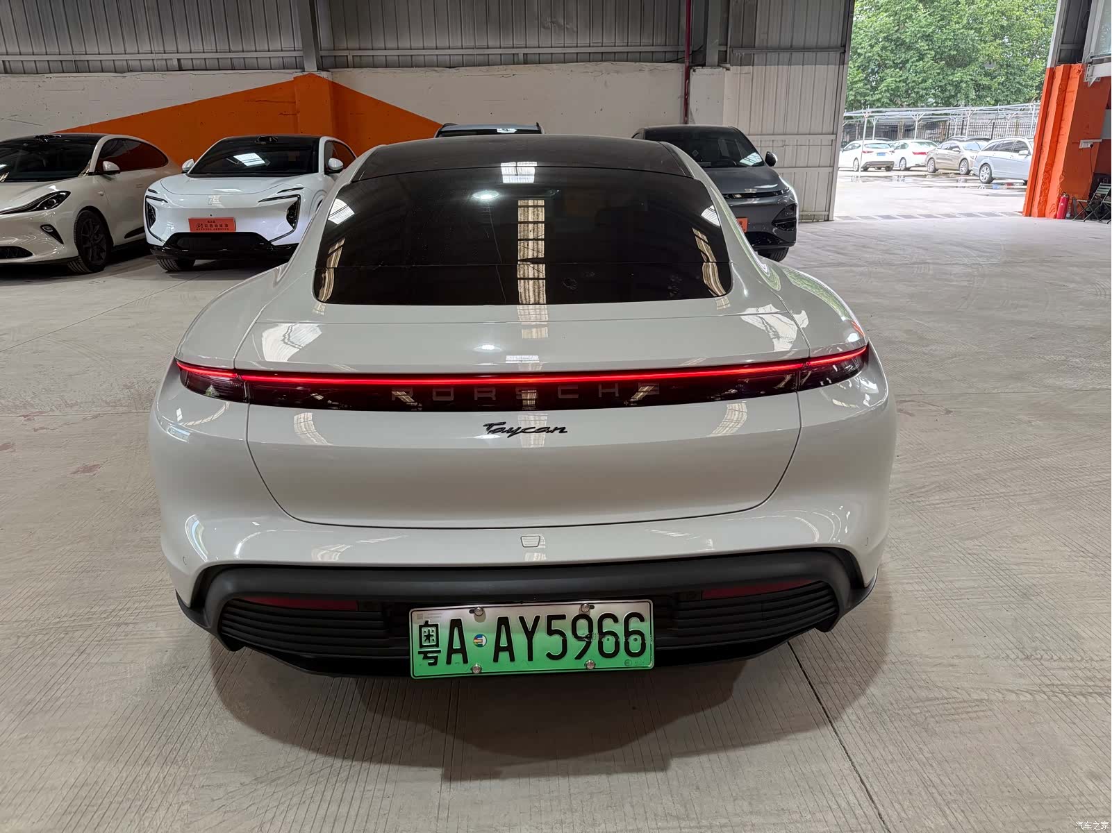 Porsche Taycan, 2021 8