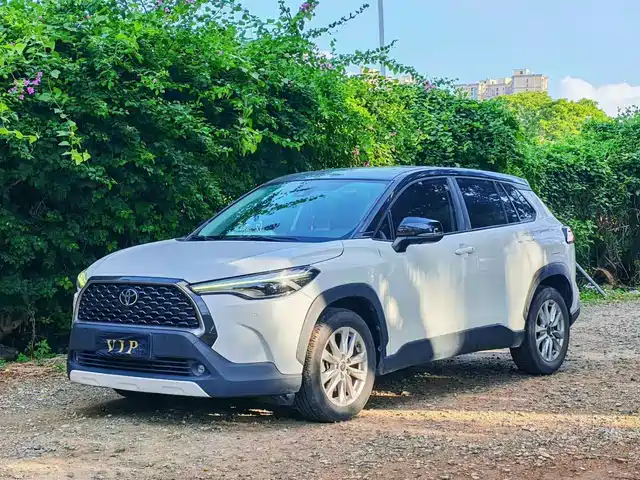 Toyota Corolla Cross 2022 — купить из Китая под заказ