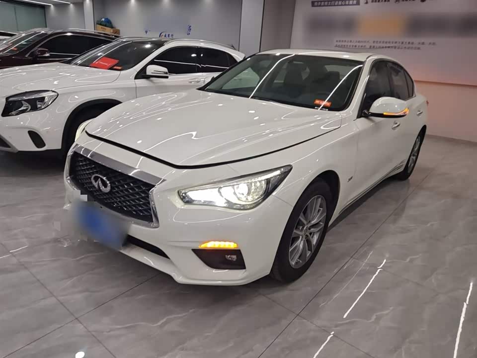 Infiniti Q50L