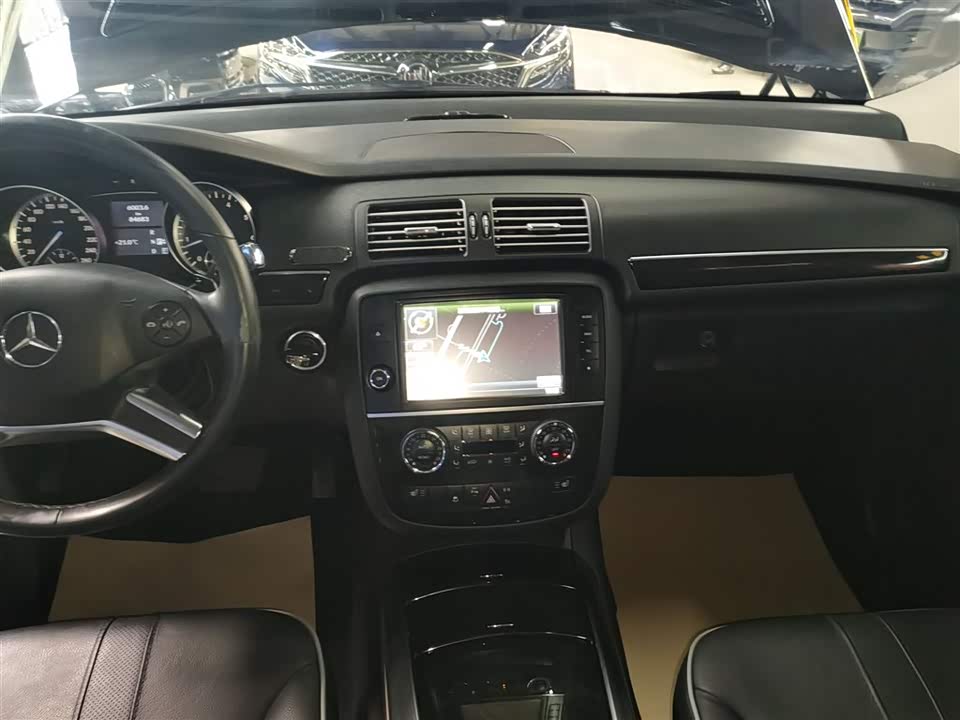 Mercedes-Benz R-class