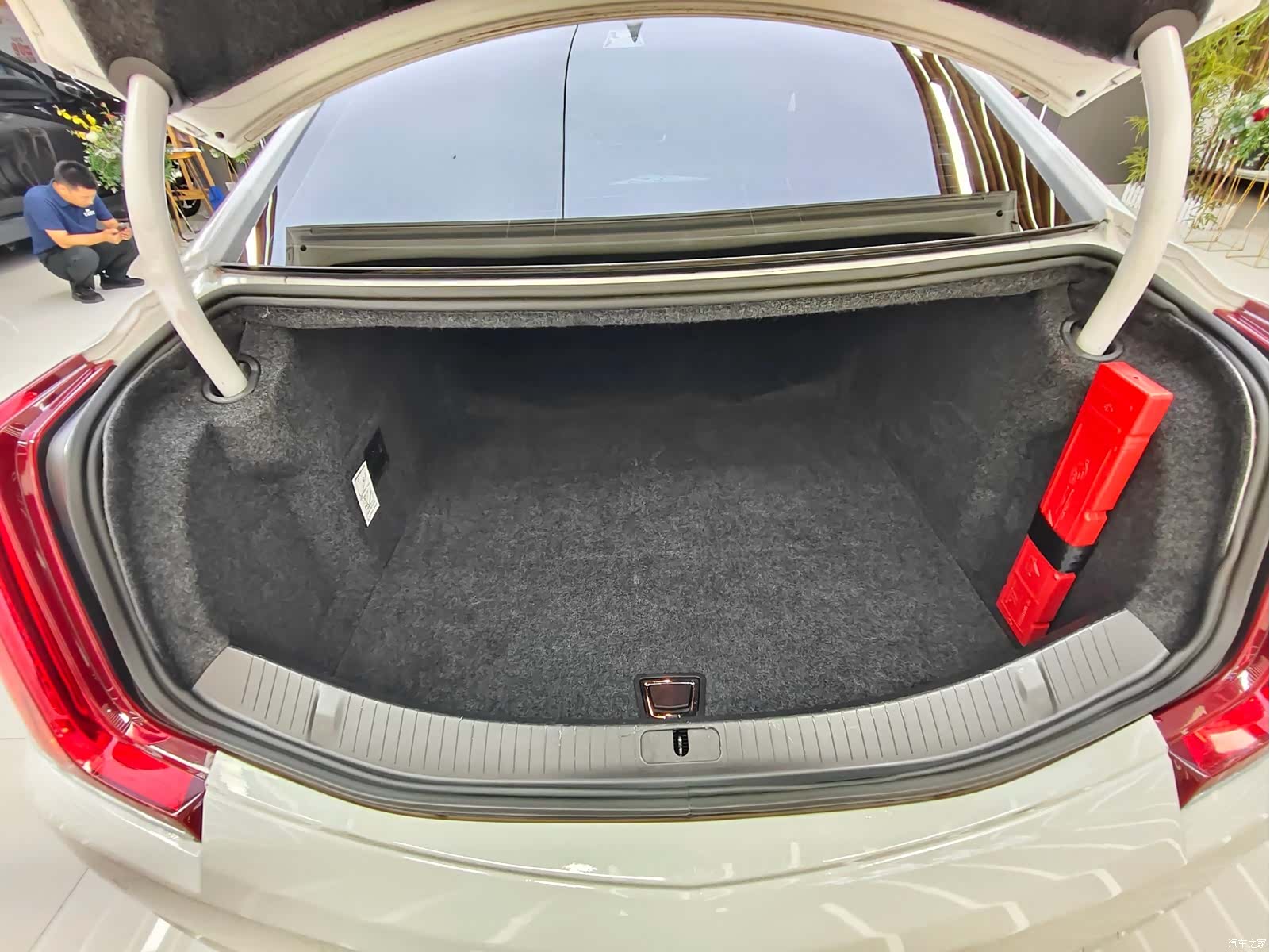 Cadillac XTS, 2018 10