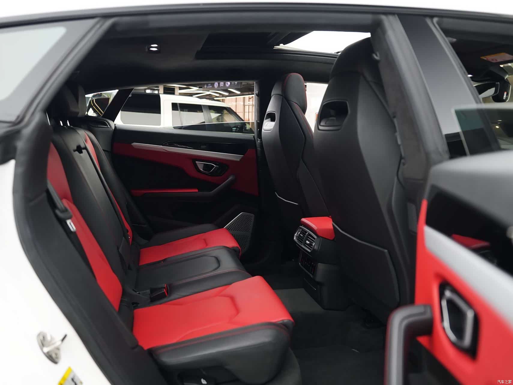 Lamborghini Urus, 2019 9