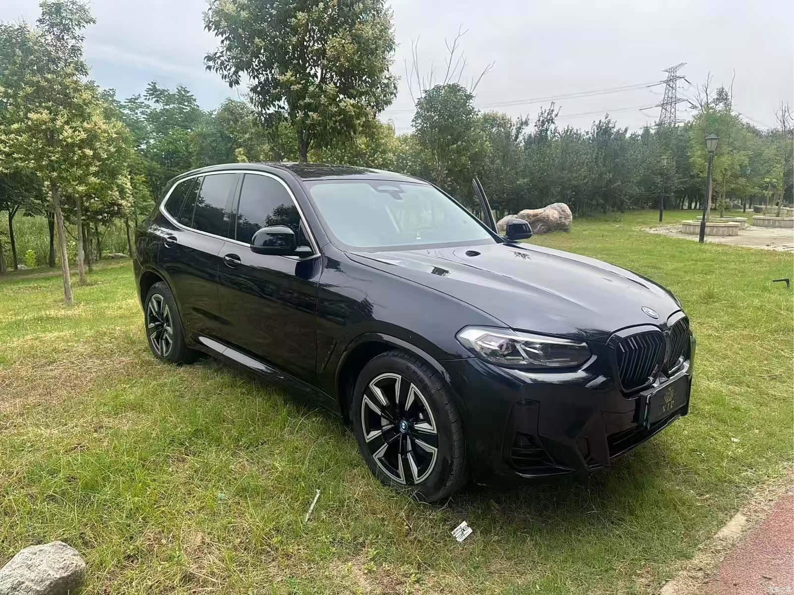 BMW iX3, 2025 3