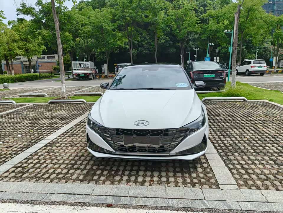 Hyundai Elantra Hyundai Elantra
