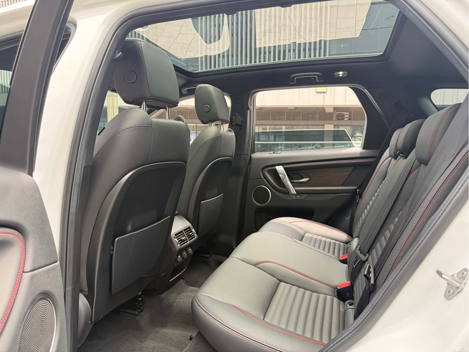 Land Rover Discovery, 2023 23