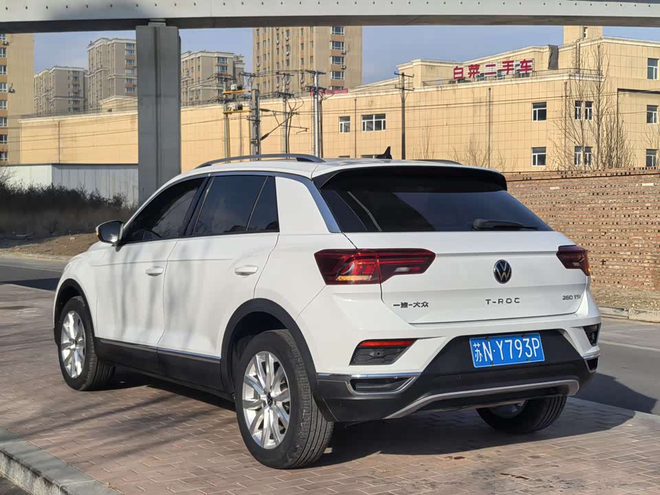 Volkswagen T-ROC exploring Songs
