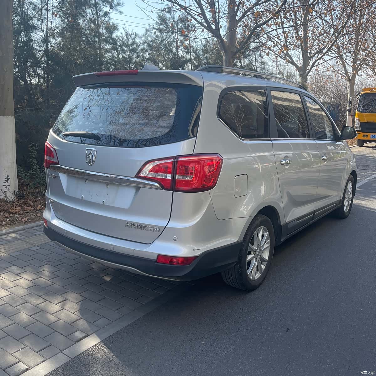 Wuling 730, 2017 4