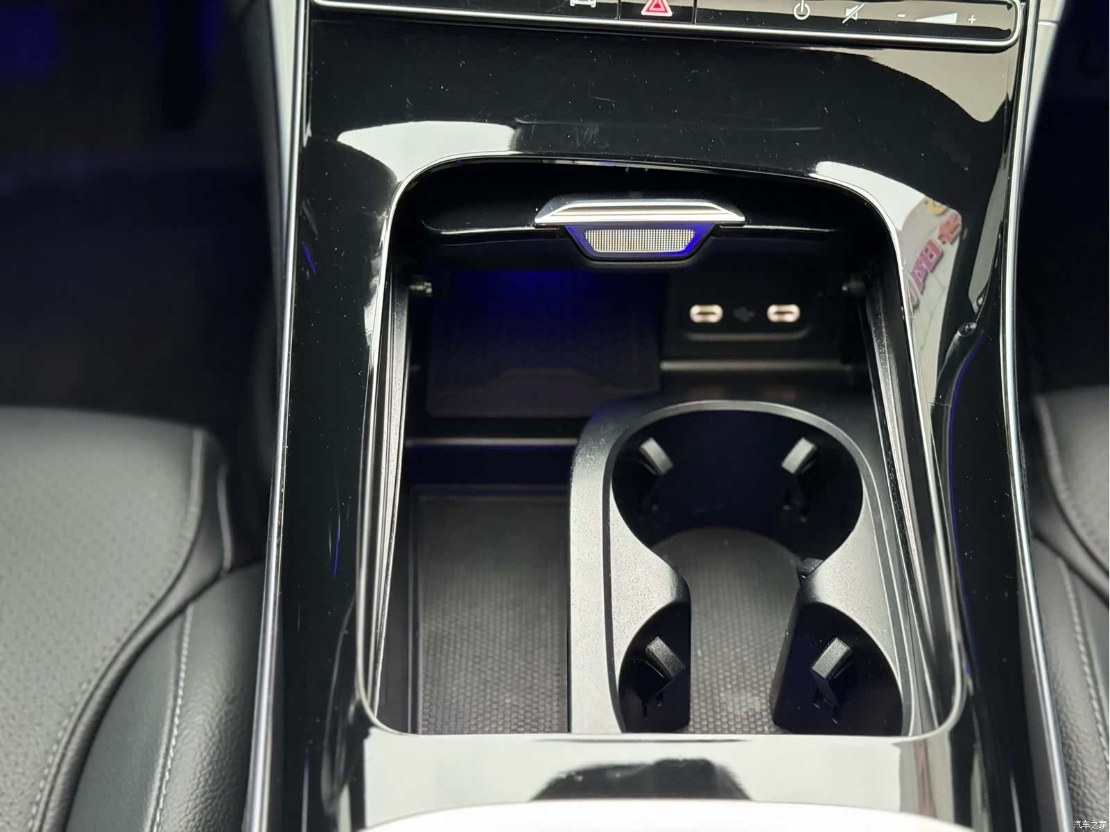 Mercedes-Benz C-Class, 2024 27