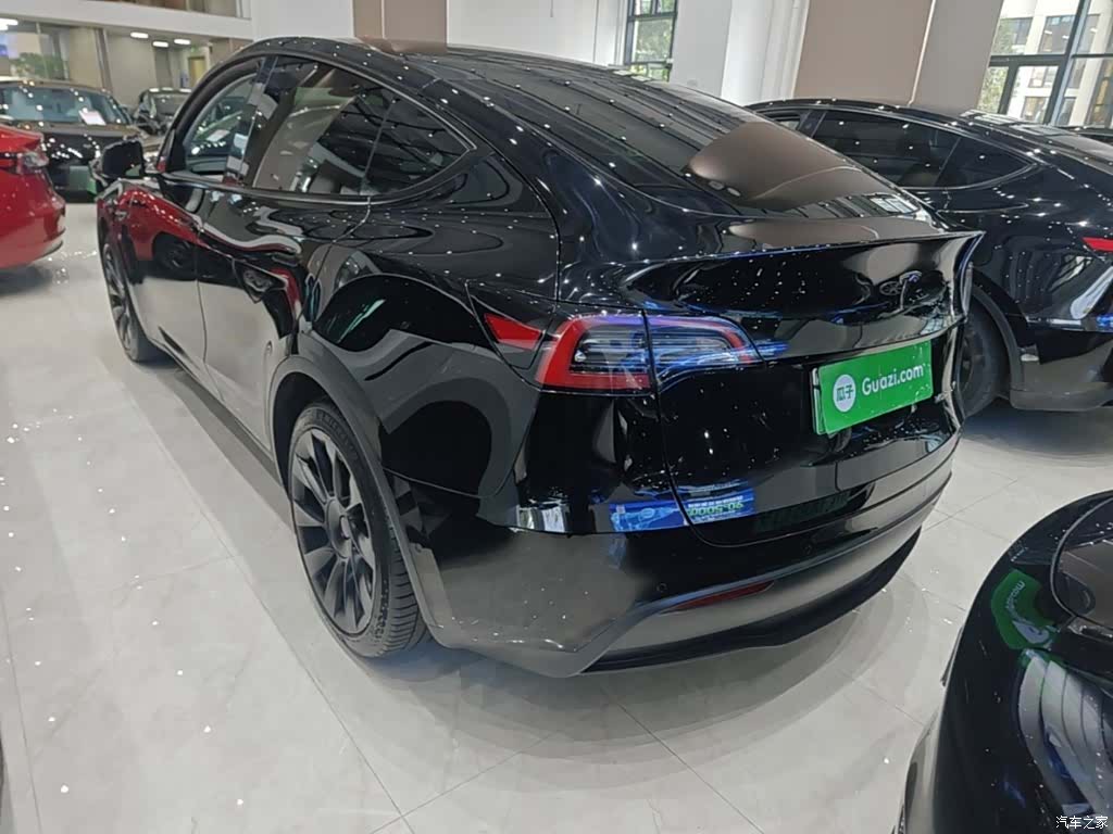 Tesla Model Y, 2022 все фото