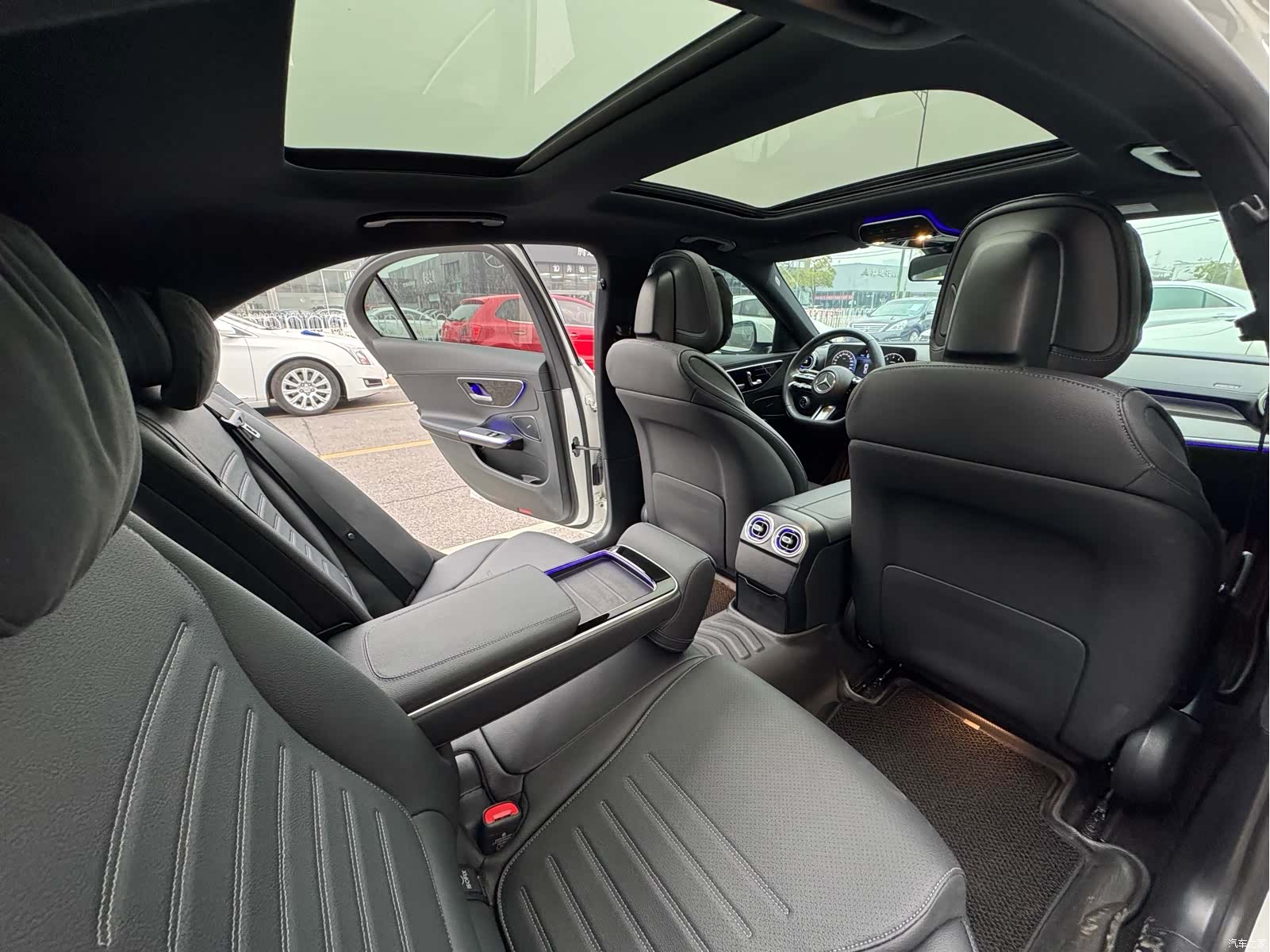 Mercedes-Benz C-Class, 2024 12