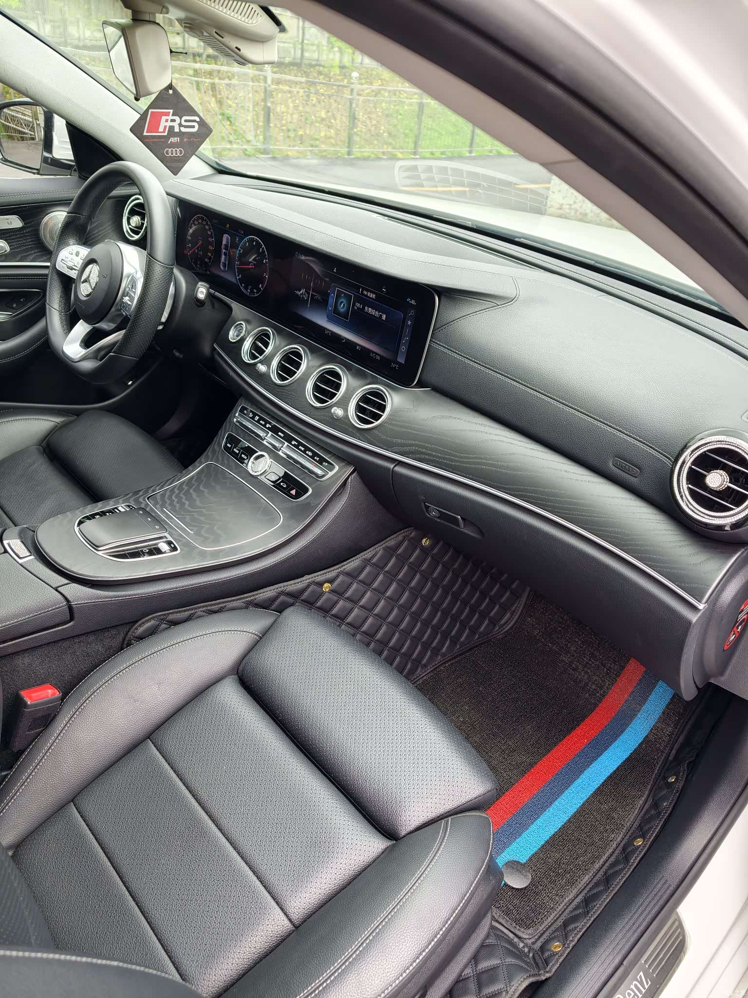 Mercedes-Benz E-Class, 2019 13