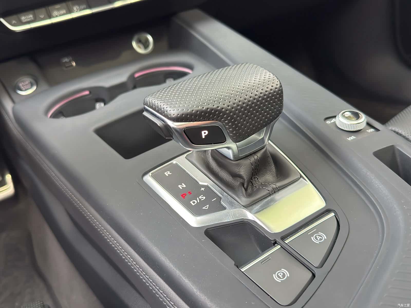 Audi A4L, 2024 14