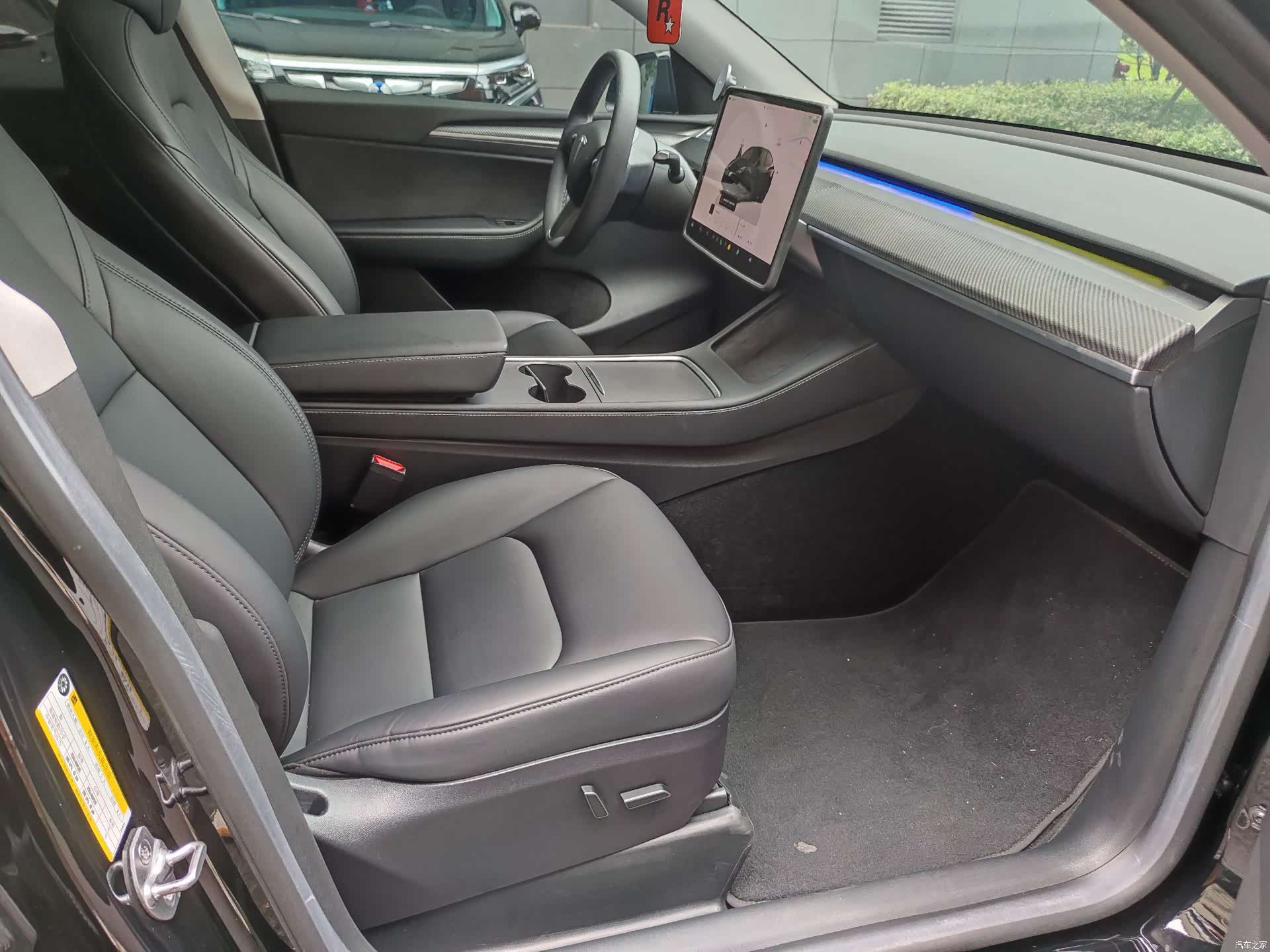 Tesla Model Y, 2023 9
