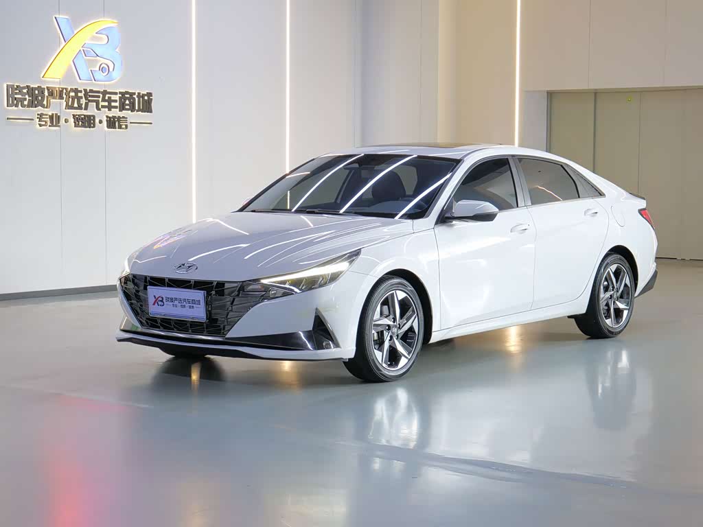 Hyundai Elantra 2022 240TGDi DCT LUX Luxury