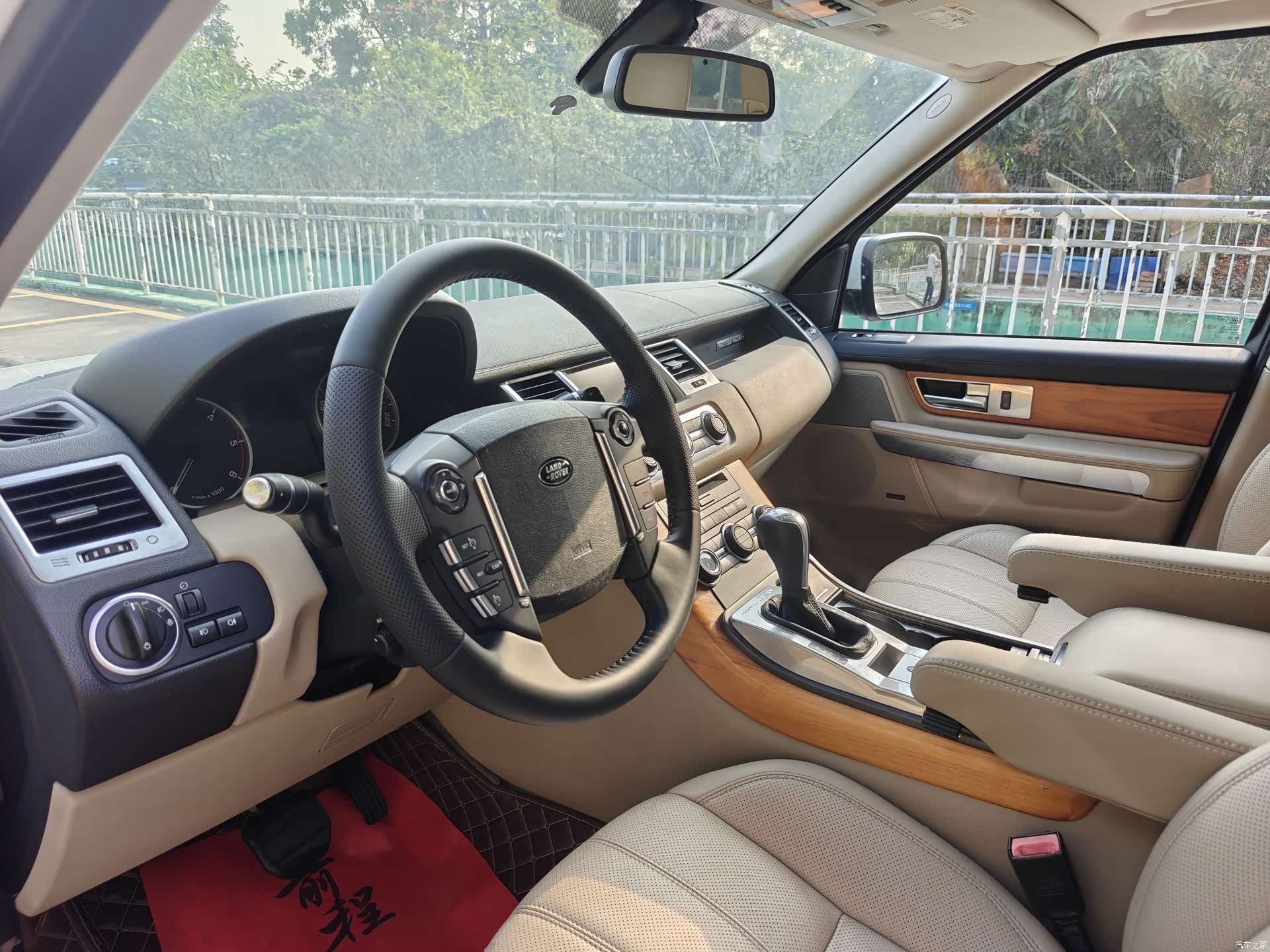 Land Rover Range Rover, 2011 10
