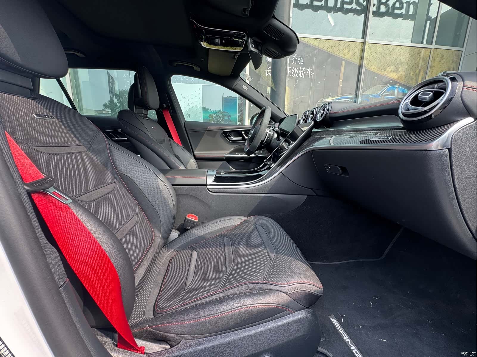 Mercedes-Benz C-Class, 2025 17