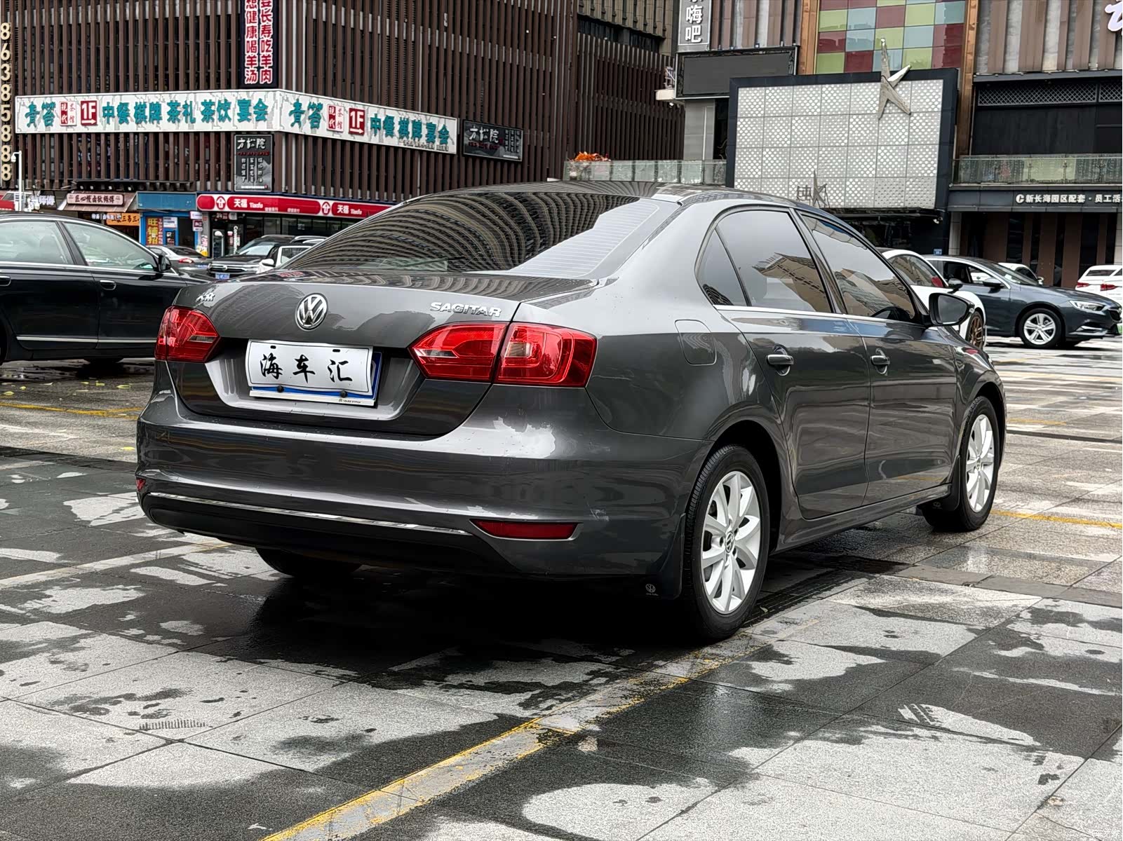 Volkswagen Sagitar, 2012 4