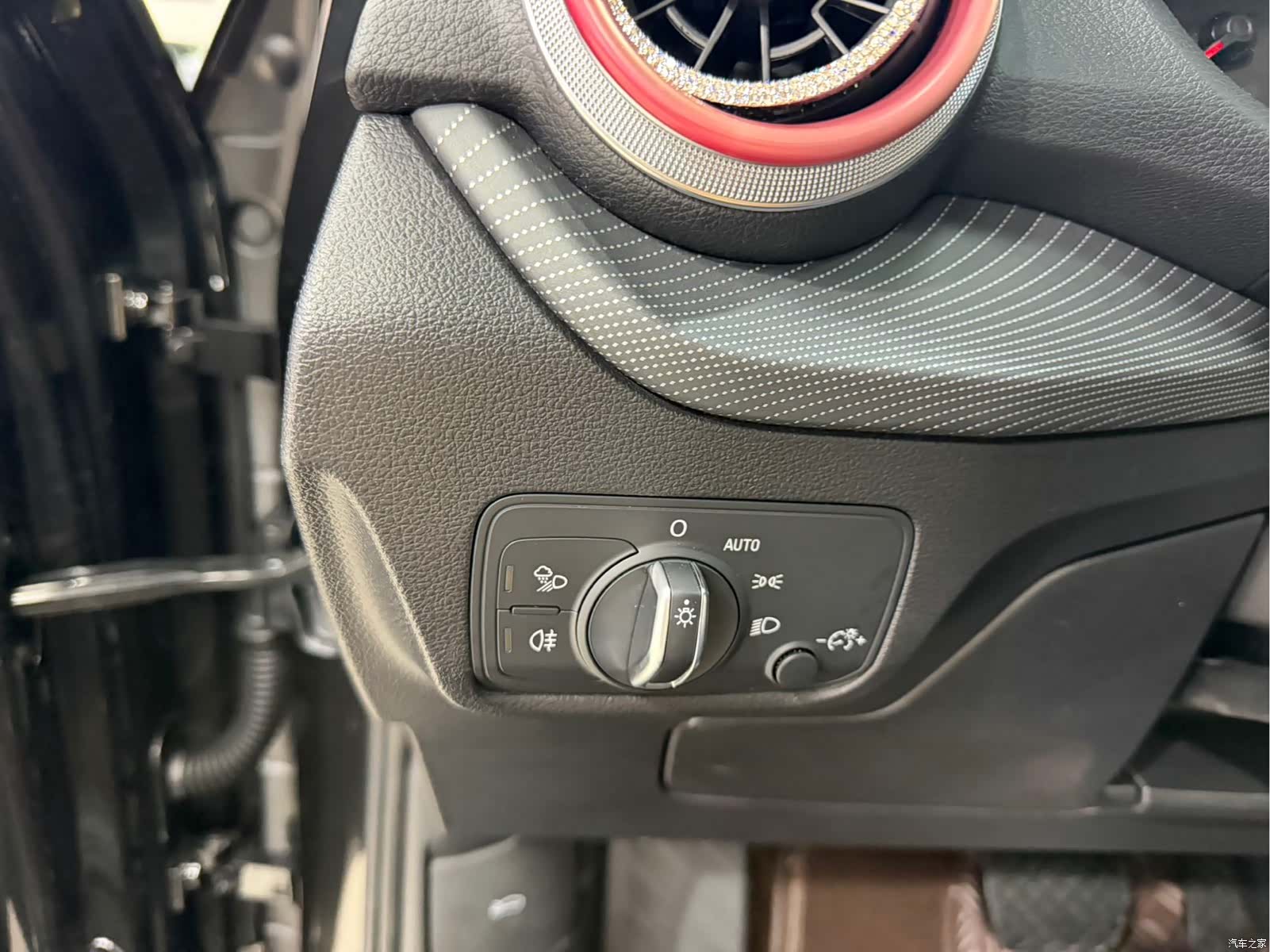 Audi Q2L, 2022 10
