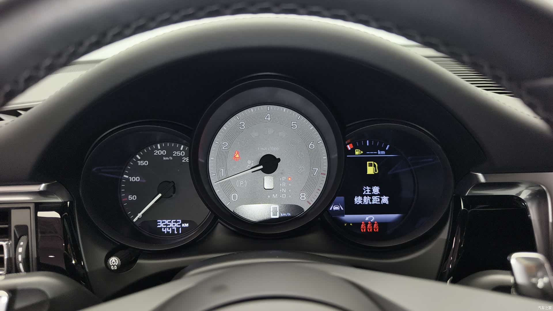 Porsche Macan, 2022 12