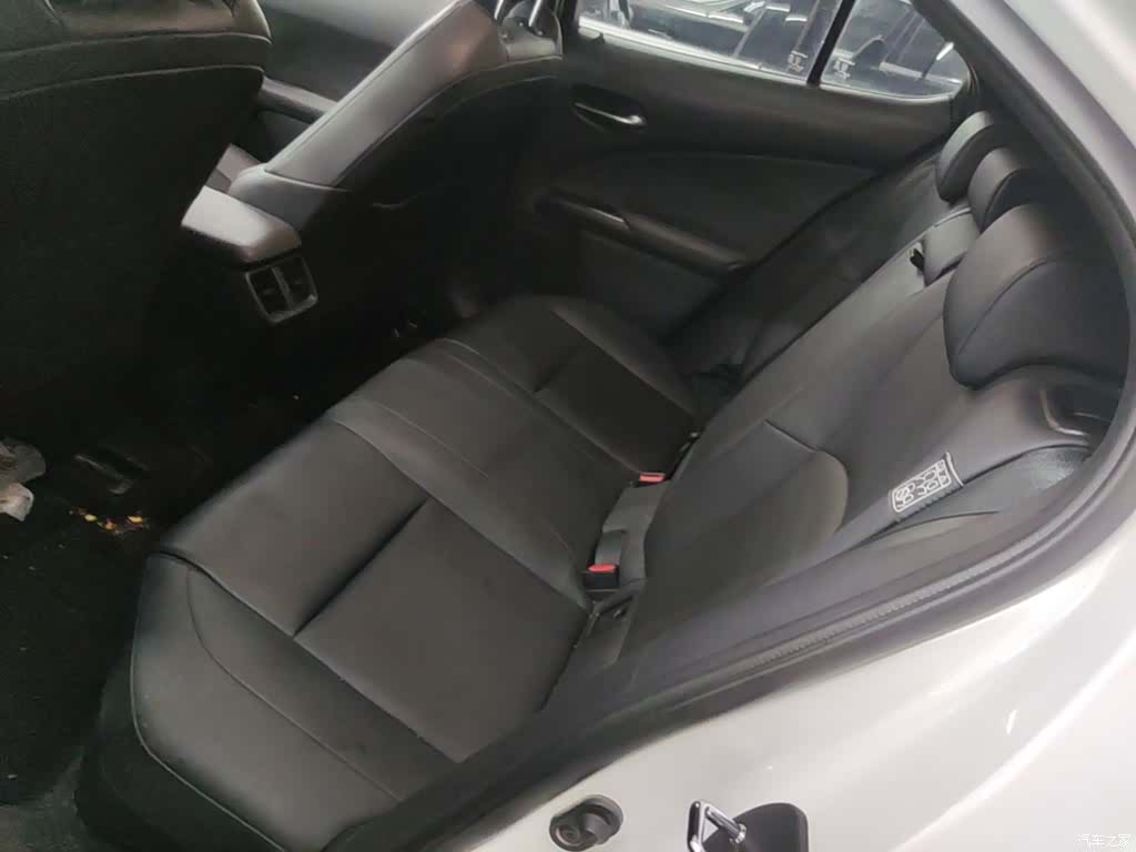 Lexus UX, 2021 17