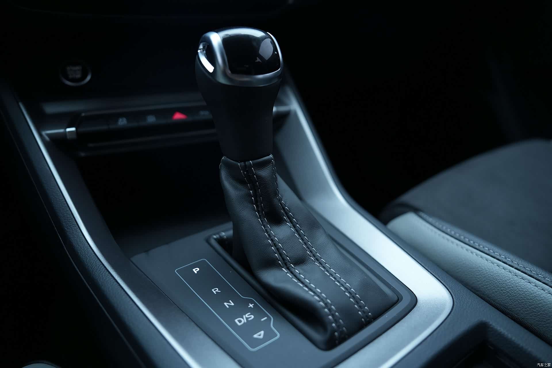 Audi Q3, 2022 13