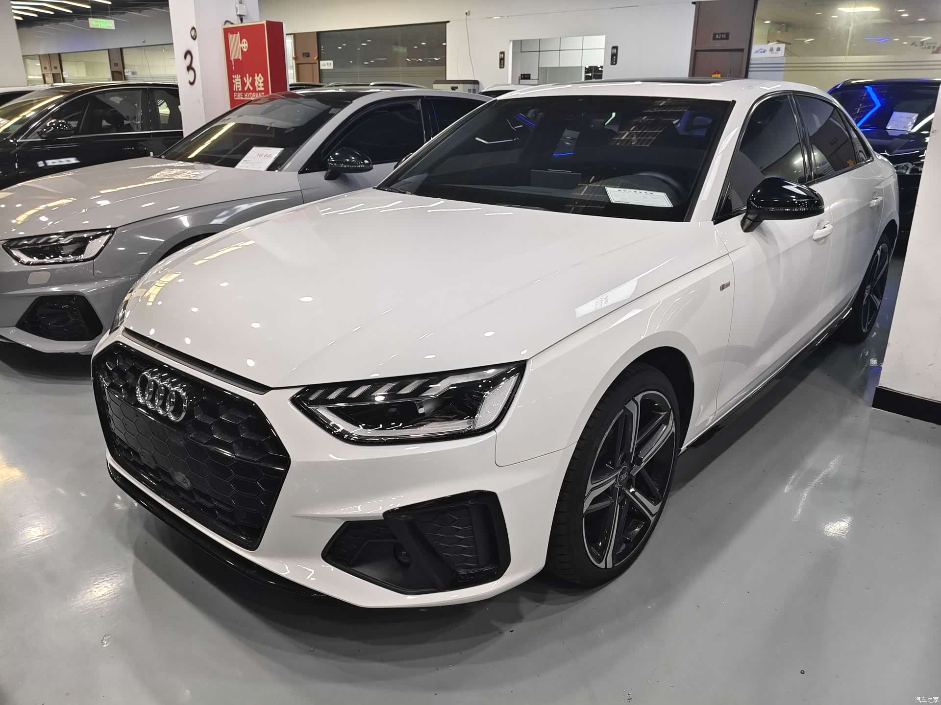 Audi A4L, 2024 1