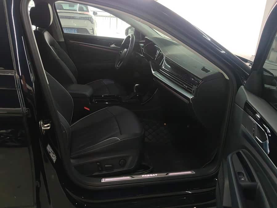 Volkswagen Passat 2023, фото 8