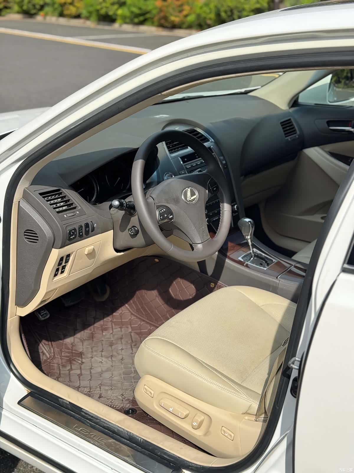 Lexus ES, 2010 4