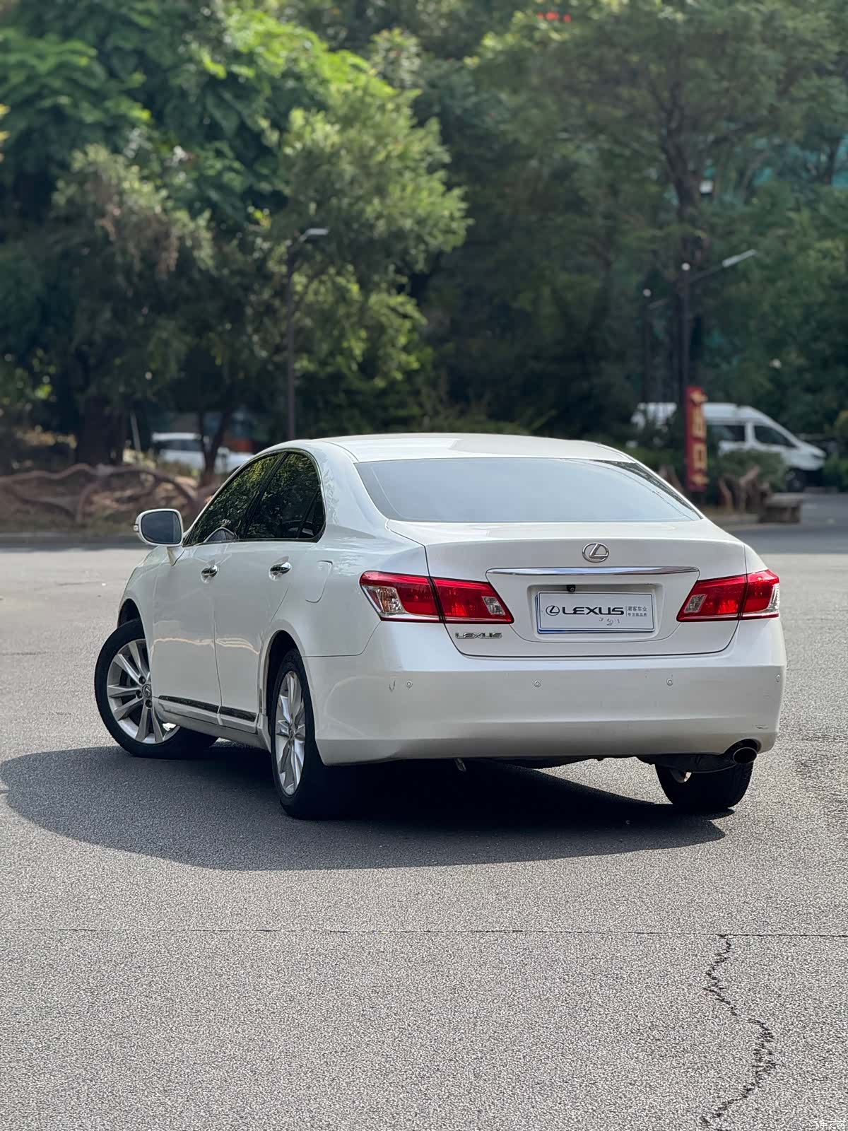 Lexus ES, 2010 8
