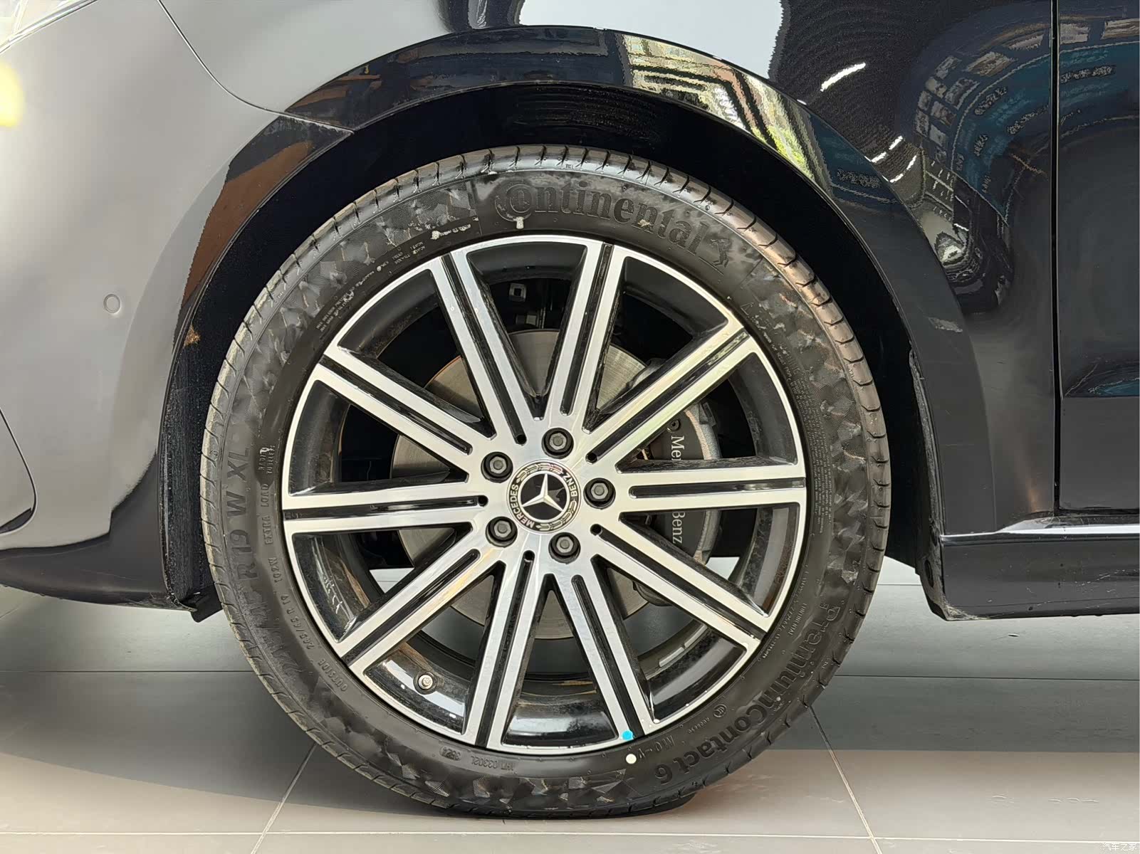Mercedes-Benz V-Class, 2026 11