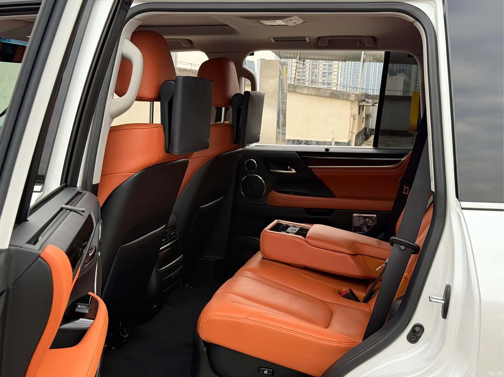 Lexus LX, 2019 17