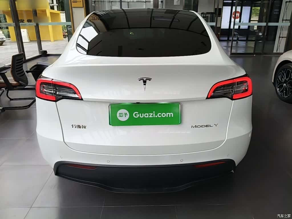 Tesla Model Y, 2022 6