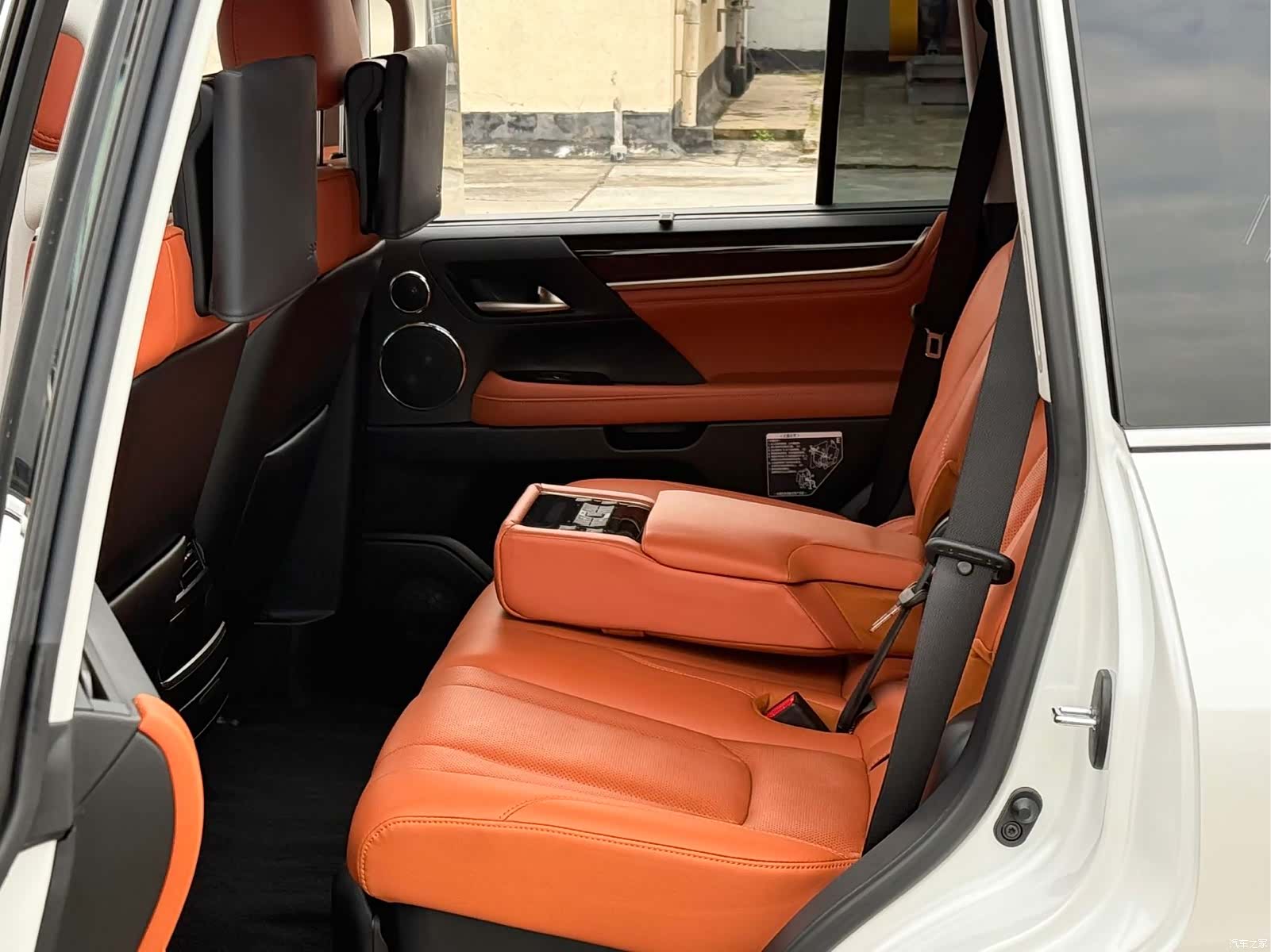 Lexus LX, 2019 15