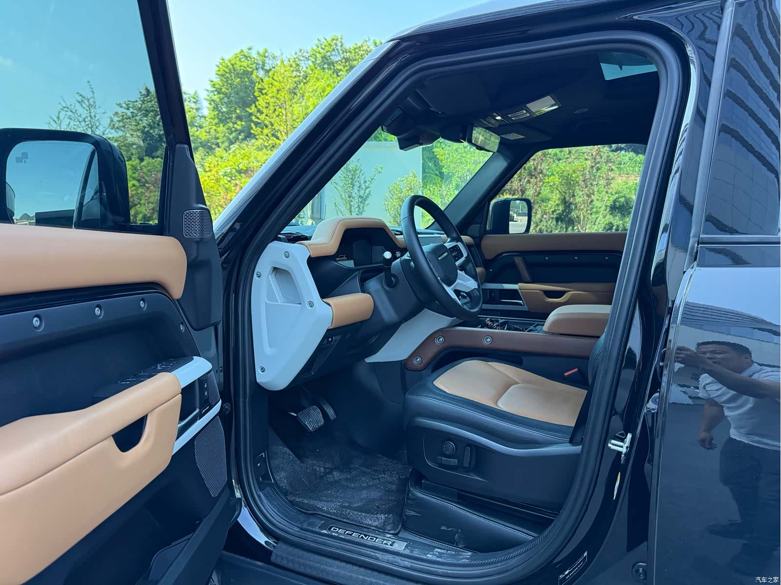 Land Rover Defender, 2023 4