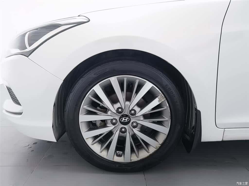 Hyundai DLX, 2017 17